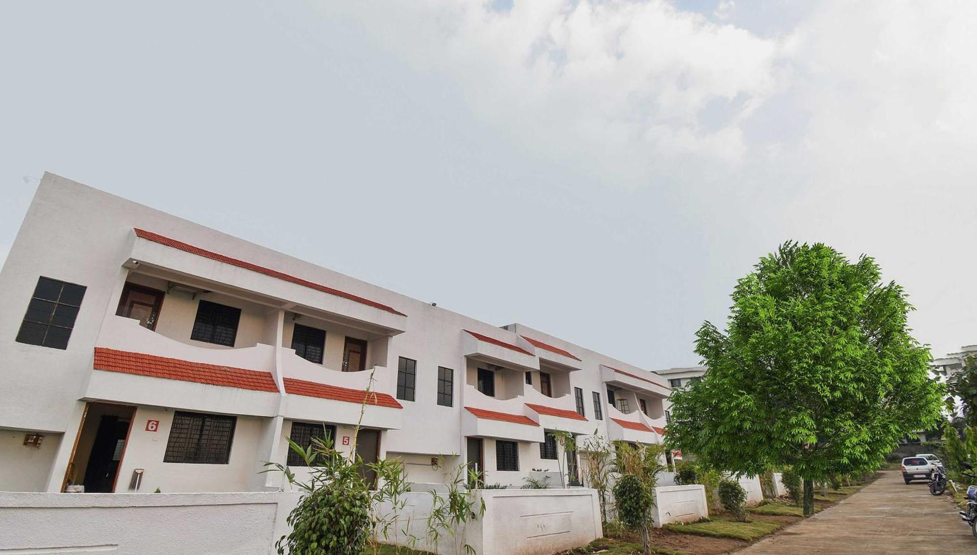 Spot On Carnival Resorts Raipur  Exterior photo